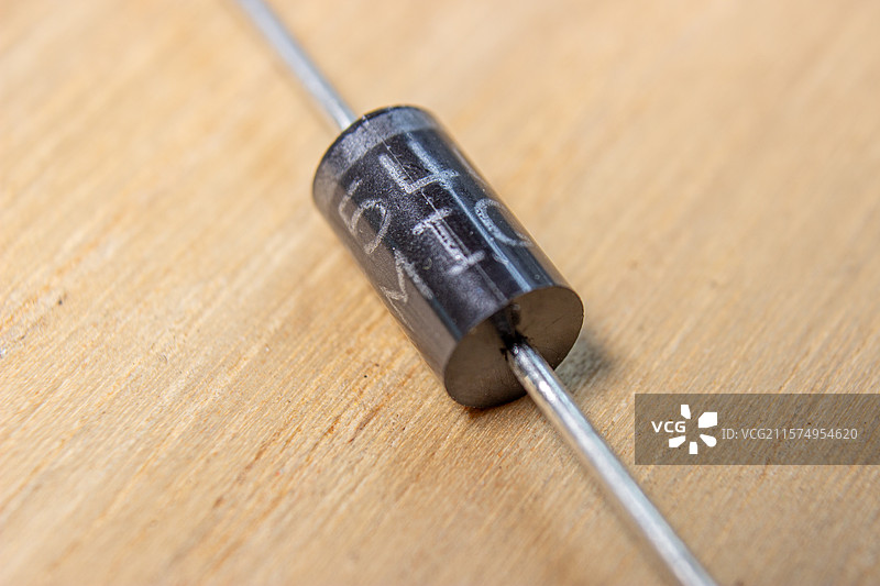 微距镜头下的电子常用零件 二极管图片素材