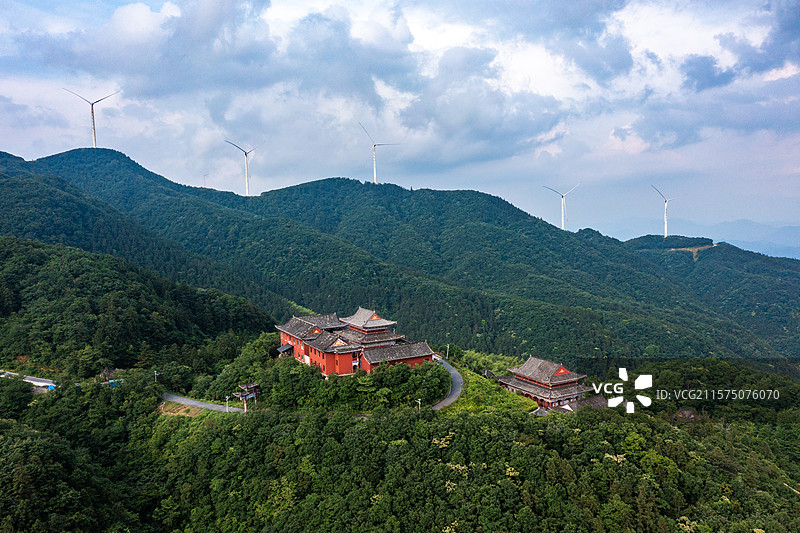 航拍娄底新化大熊山熊山古寺庙风光图片素材