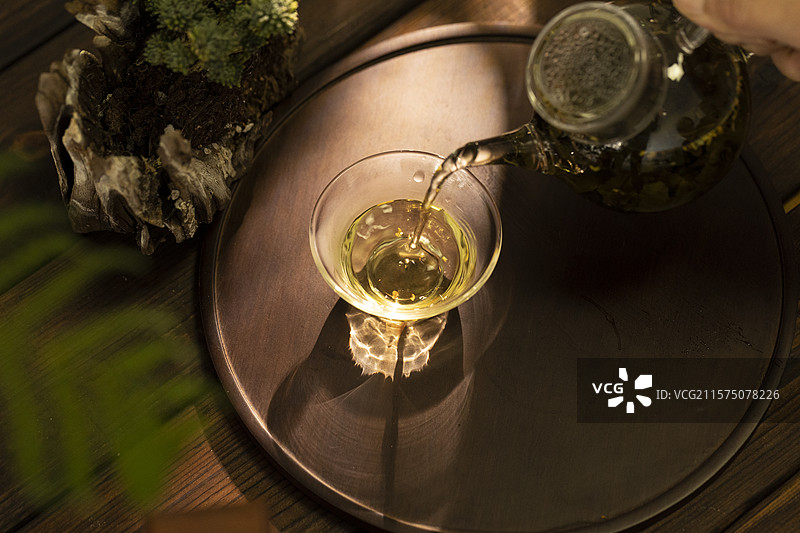 倒茶（桂花乌龙茶）图片素材