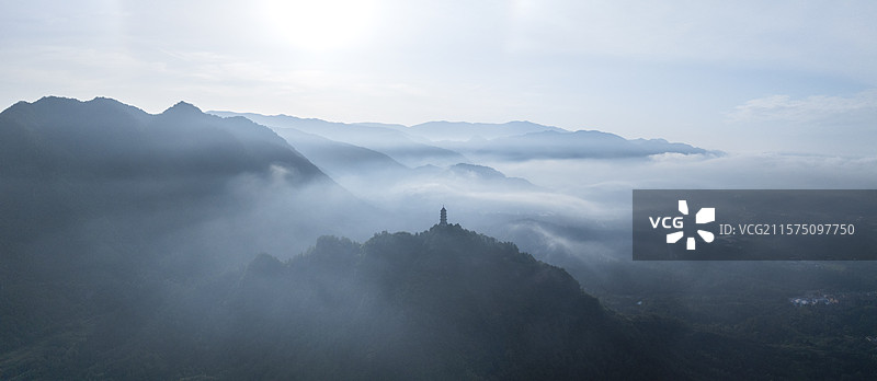 浙江天台赤城山梁妃塔云海云雾古风云海图片素材