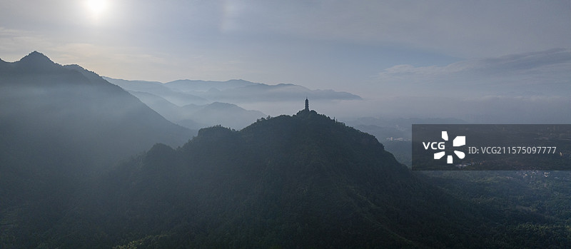 浙江天台赤城山梁妃塔云海云雾古风云海图片素材