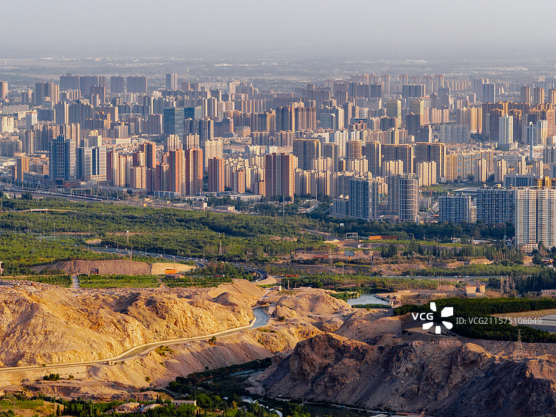 西部大开发 全国文明城市 新疆库尔勒 梨城 戈壁城市 绿洲 新疆旅行图片素材