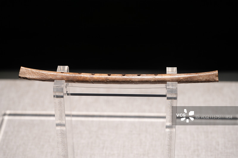 河南博物院 镇馆之宝 骨笛 贾湖骨笛 新石器时代裴李岗文化 中华音乐史的奇迹 舞阳县贾湖出土图片素材