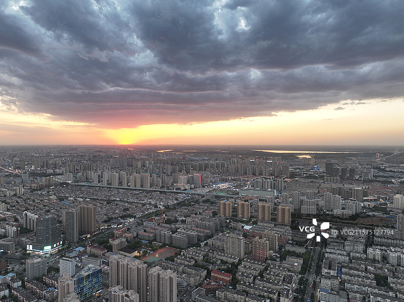 航拍济南城市日落风光图片素材