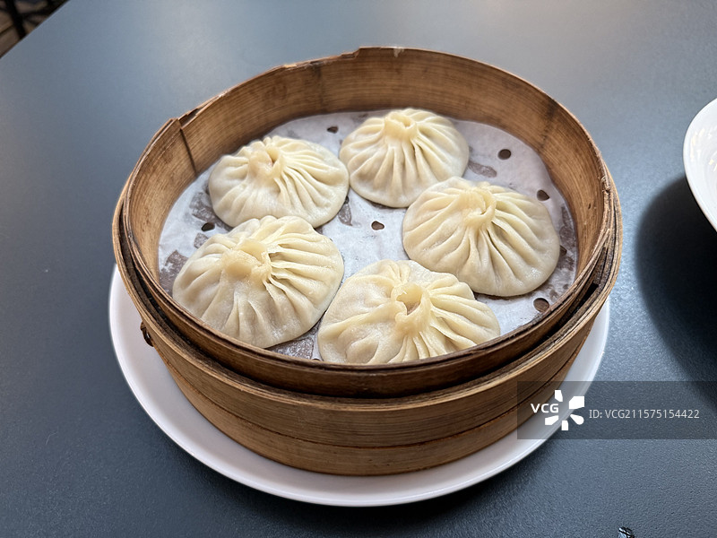 汴京烤鸭灌汤包图片素材