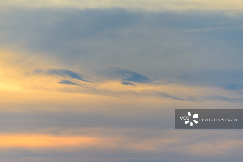 邮轮上海中央的日落风景图片素材
