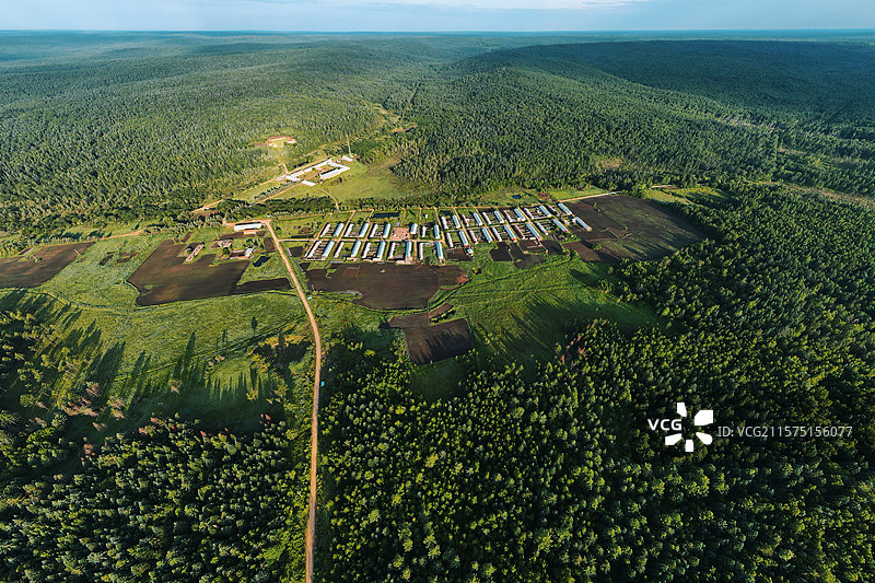 山里的村庄图片素材