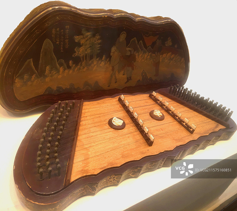 （民国）“香港永安公司选品广州豪畔正声馆制”款黑漆描金“昭君出塞图”扬琴、粤剧艺术博物馆、乐器图片素材