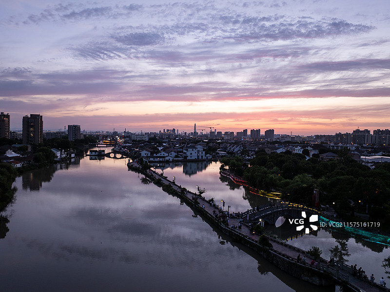 浙江宁波鄞州五乡仁久村水乡日落晚霞航拍图片素材