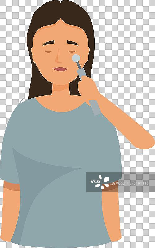 年轻女性使用电动洁面仪进行深层清洁图片素材