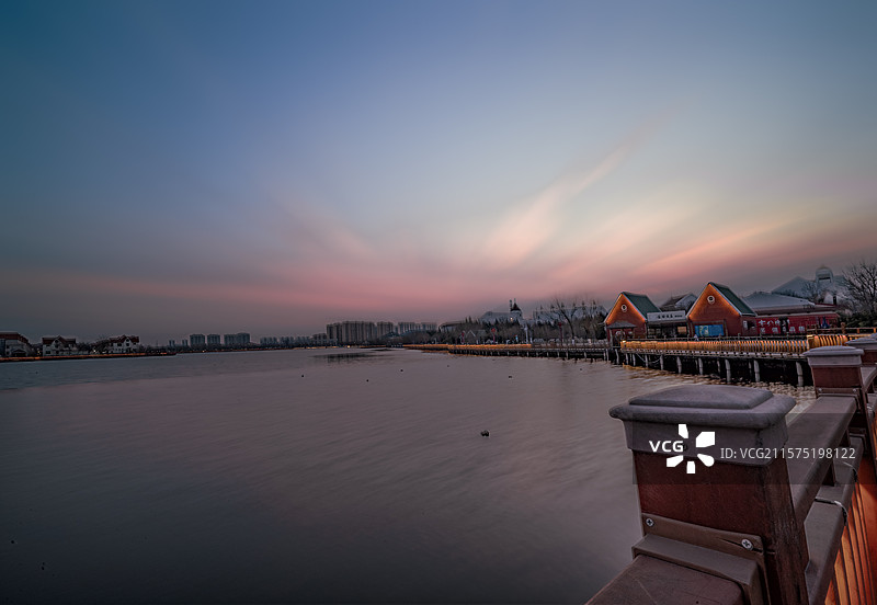 黄骅落日的蓝调图片素材