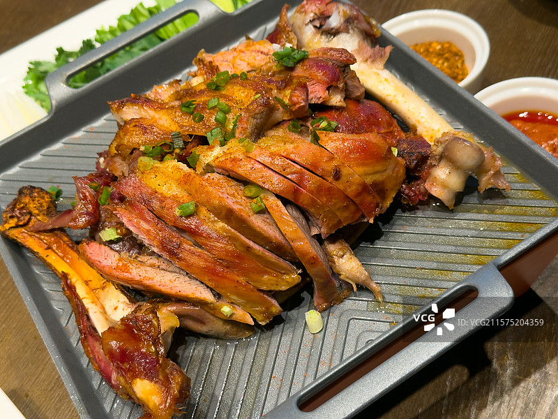 烤羊肉烧烤内蒙古烤羊肉图片素材