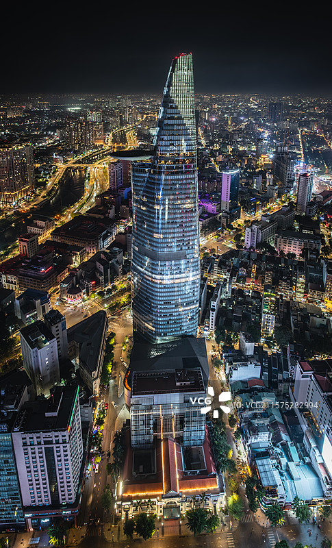 越南胡志明市城市高楼天际线夜景风光航拍图片素材