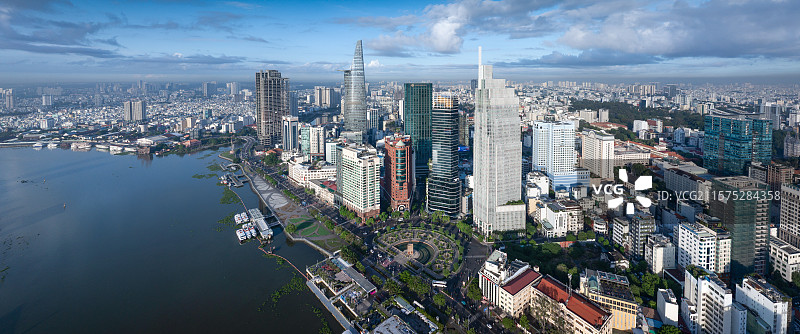 越南胡志明市西贡河城市高楼天际线风光航拍图片素材