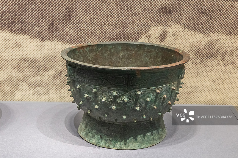 陕西考古博物馆乳钉纹簋西周公元前1046-前771年1979年凤翔西村周墓M42图片素材