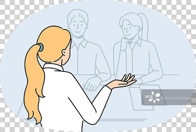 面试中的女性坐在桌子旁图片素材