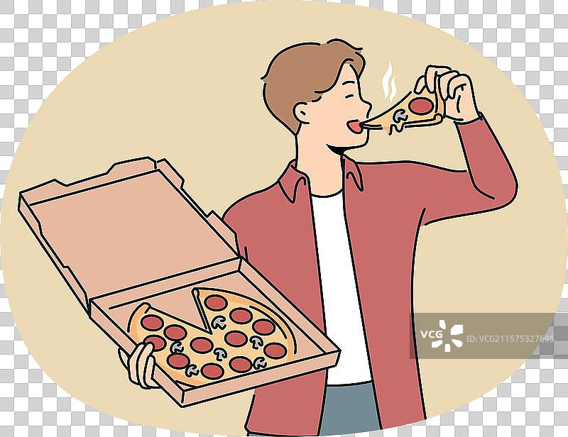 男人咬了一口比萨饼，手里拿着意大利比萨盒。图片素材