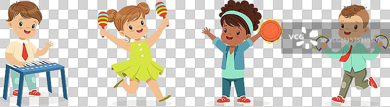 小孩子们在玩乐器图片素材