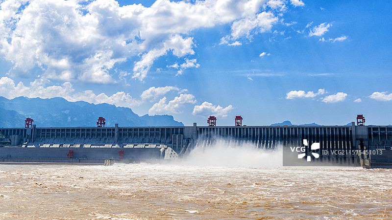 三峡大坝泄洪盛况图片素材
