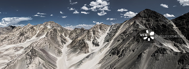 青甘大环线黑独山自然风景犹如中式水墨画图片素材