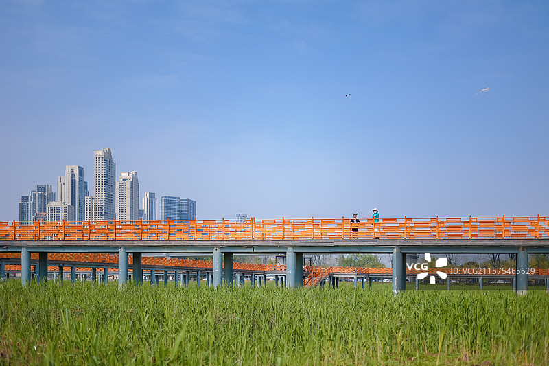 武汉江滩观景桥图片素材