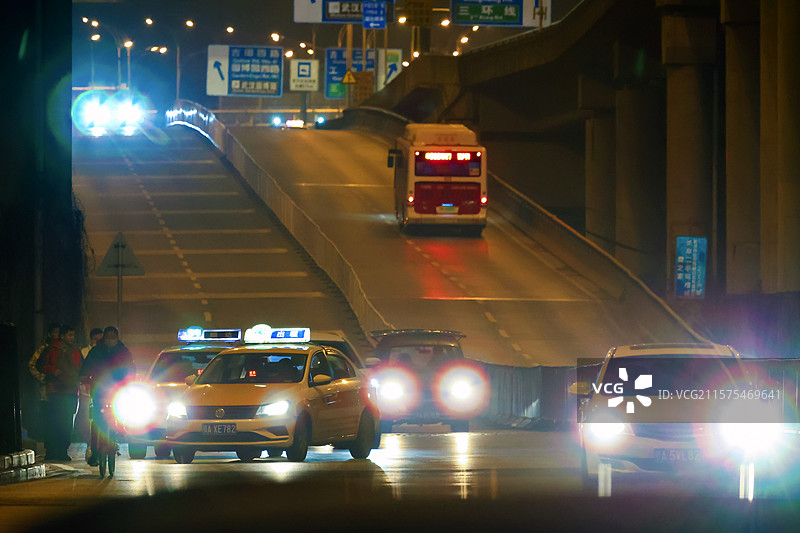 夜晚的车图片素材