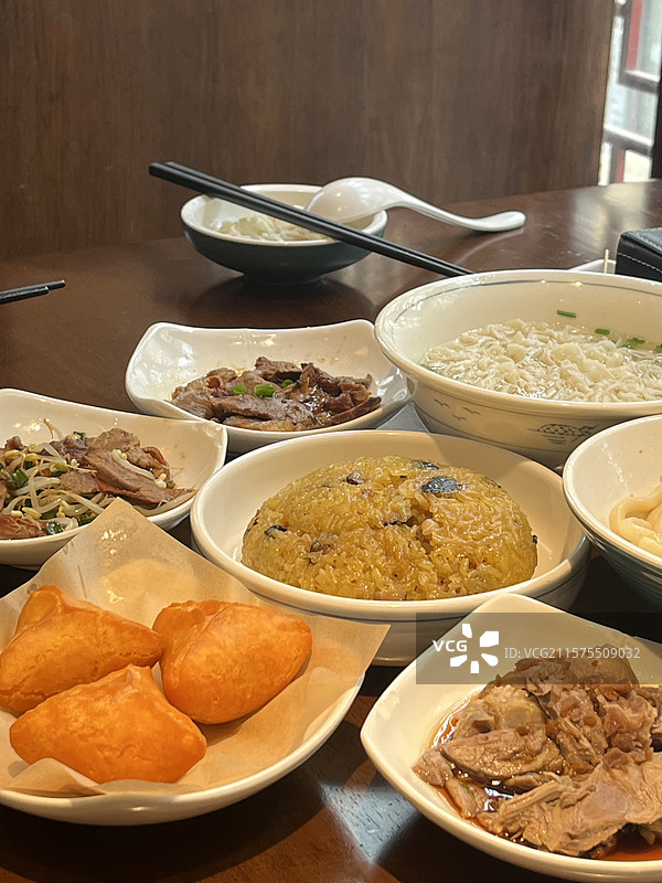 三明尤溪小吃特色美食面条米饭炸物肉图片素材