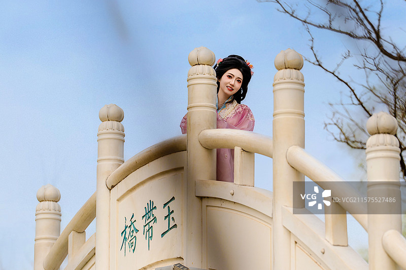 兴庆宫的春天樱花人像摄影图片素材