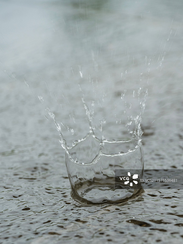 雨的印记图片素材