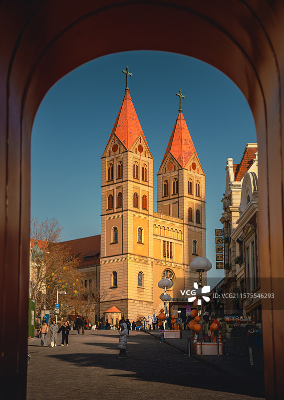 青岛圣弥厄尔大教堂图片素材