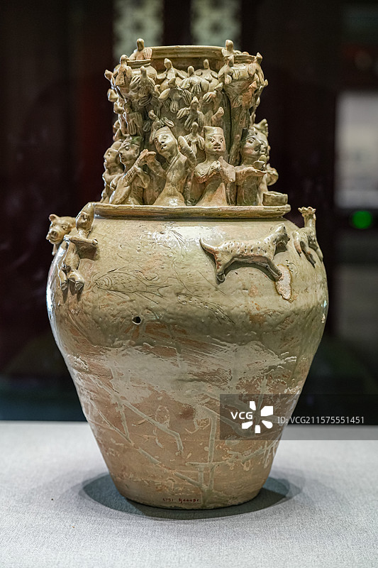 三国 永安三年 青釉堆塑阁楼人物鸟兽谷仓罐 故宫博物院 镇馆之宝 国宝图片素材