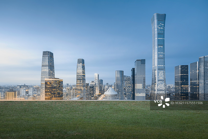 北京国贸CBD商业区城市风光，草坪，草地，城市建筑图片素材