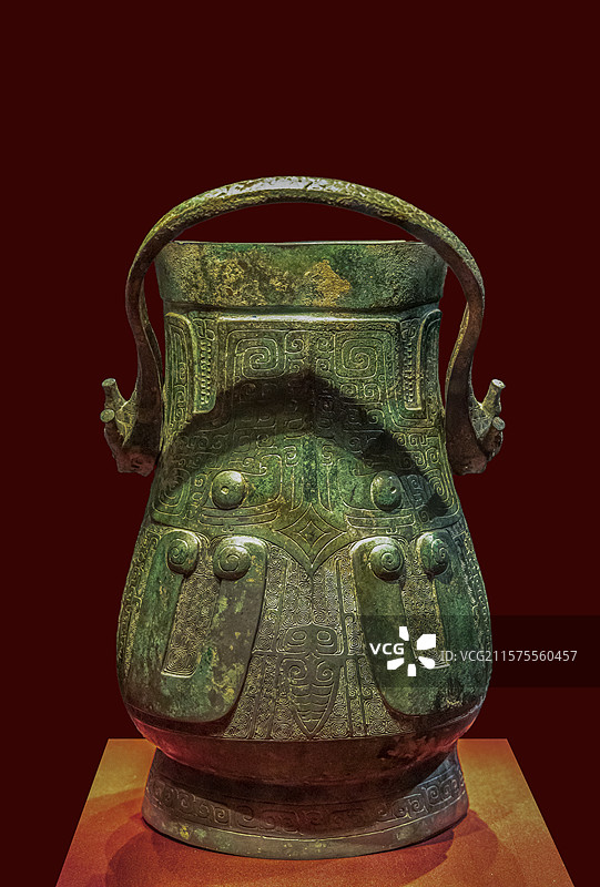 北京大运河博物馆“看·见殷商”展：兽面纹龙首提梁卣（商，1959年山西省吕梁市石楼县桃花村出土）图片素材