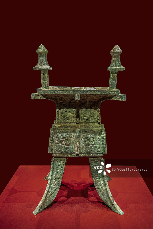 北京大运河博物馆“看·见殷商”展：青铜斝（商，1990年安阳殷墟遗址郭家庄M160墓出土）图片素材