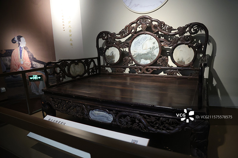 中式非遗大漆红漆黑漆描大理石金彩绘桌椅床家具构件图片素材