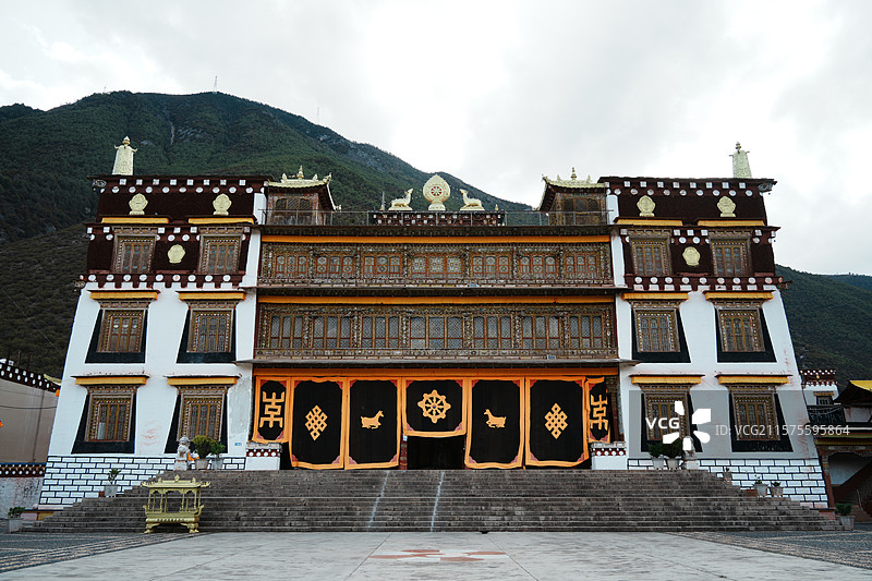 乡城县小布达拉宫–噶丹桑披罗布岭寺图片素材