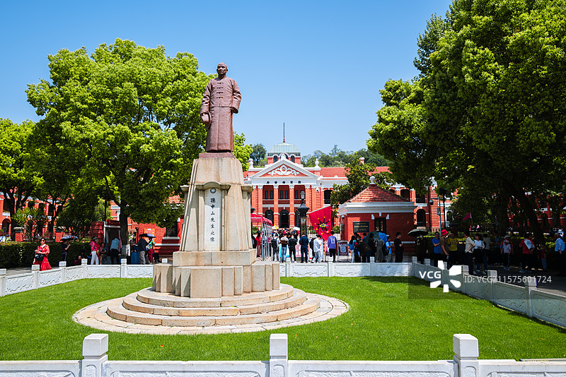 武汉红楼辛亥革命博物院北院鄂军都督府与孙中山先生之像图片素材