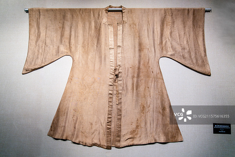 镶金襟素绢短袖夹衫 明代 武进博物馆藏图片素材