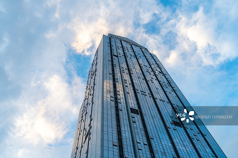 高层现代建筑城市外墙玻璃、仰望现代建筑街景图片素材