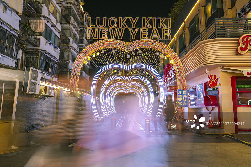 杭州武林夜市夜景 爱心拱廊图片素材