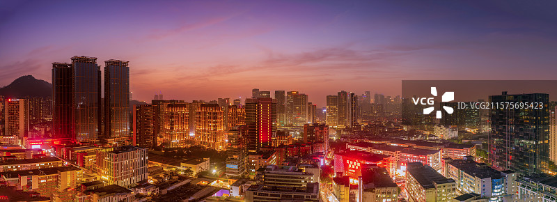 南油华灯初上图片素材