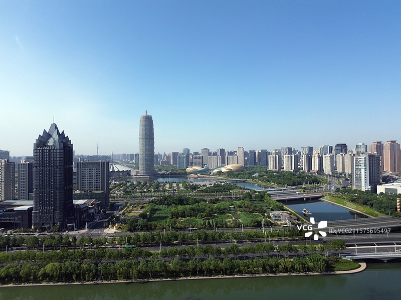 早晨航拍郑州CBD如意湖会展中心图片素材