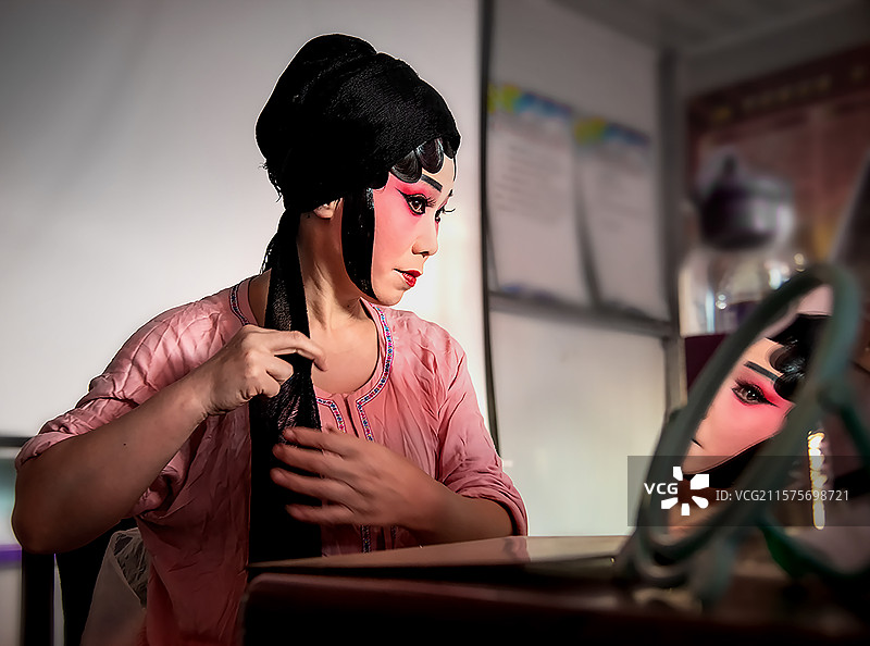 河北梆子演员上妆图片素材