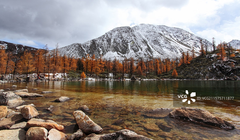 秋天的四川甘孜丹巴党岭葫芦海风光图片素材