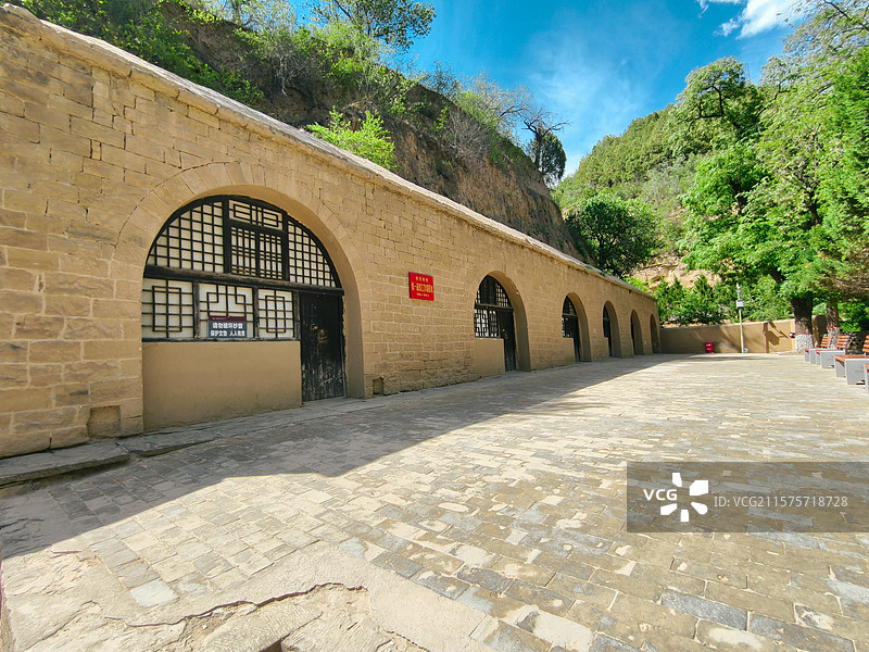 杨家岭革命窑洞-中央统战部工作的地方图片素材