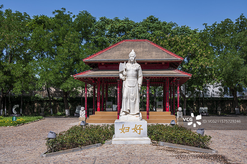 安阳殷墟宫殿宗庙遗址——妇好墓妇好塑像图片素材