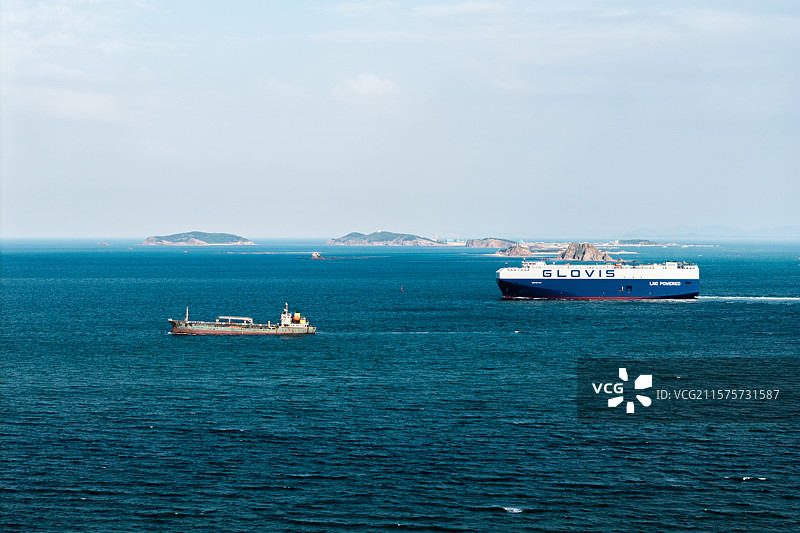 大海上行驶的LNG轮船图片素材