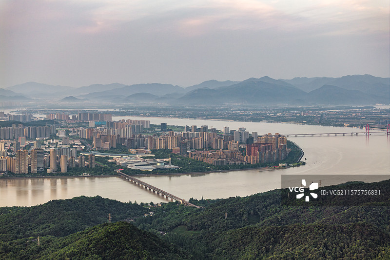 钱塘江畔的高新区滨江区图片素材