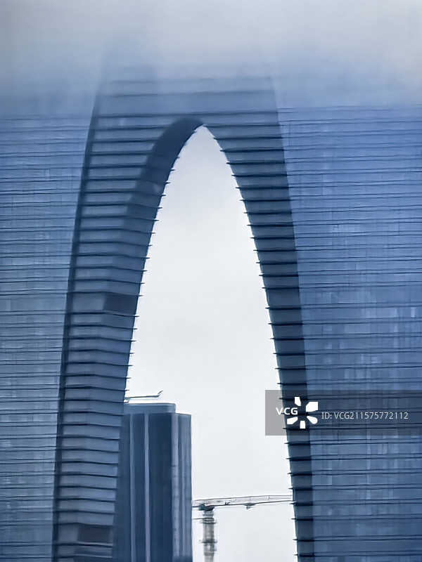 苏城烟雨下的天际线图片素材