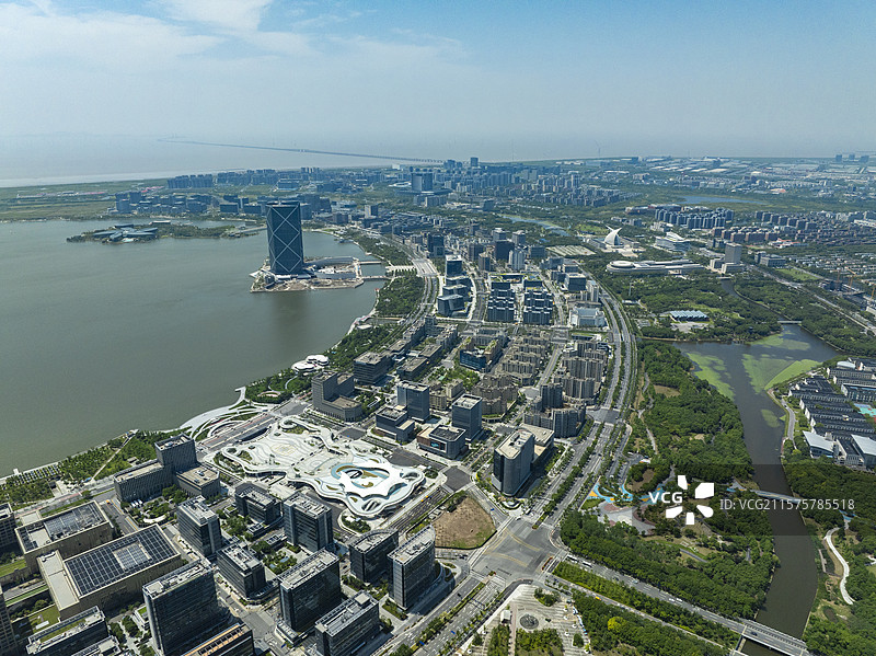 上海临港16号线滴水湖地铁站建筑航拍图片素材